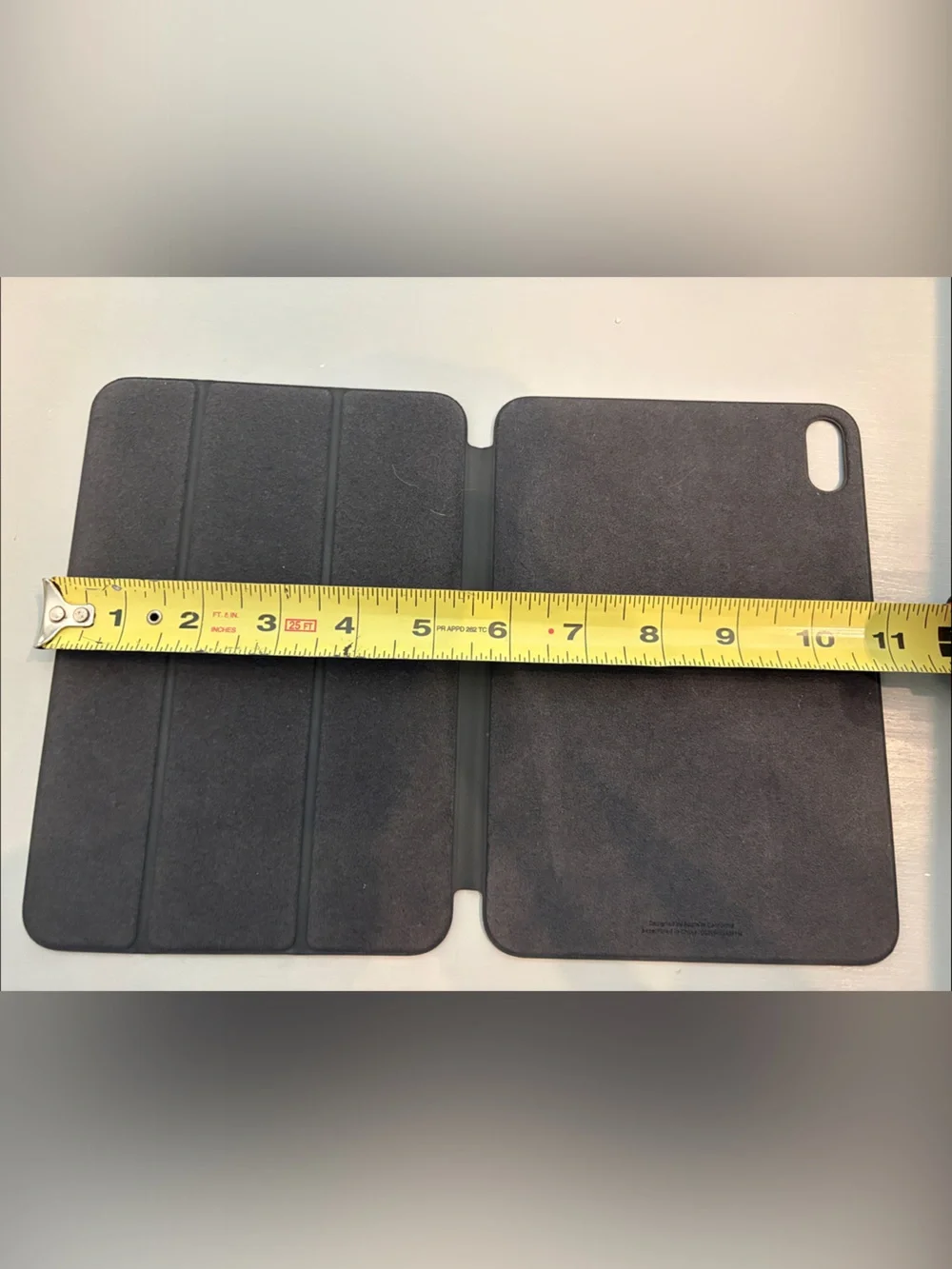 Apple Black iPad Smart Cover with Apple Logo